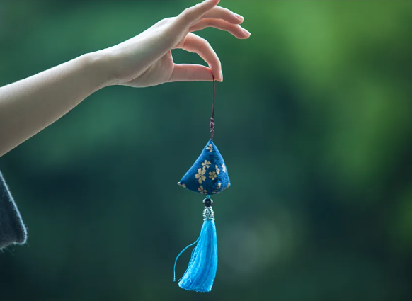 清明食艾叶、端午采艾草、入秋晒艾蒿