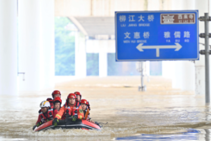 为什么某网红撞车可以上热搜，而广西洪灾不能上热搜